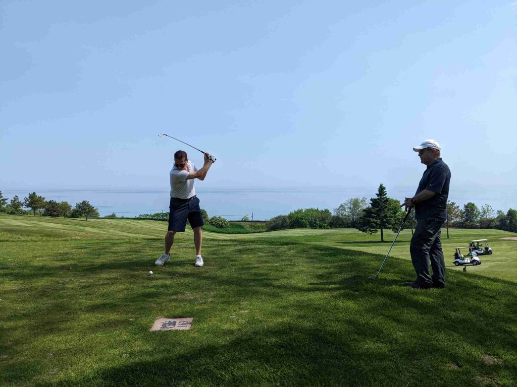 Mario golfing